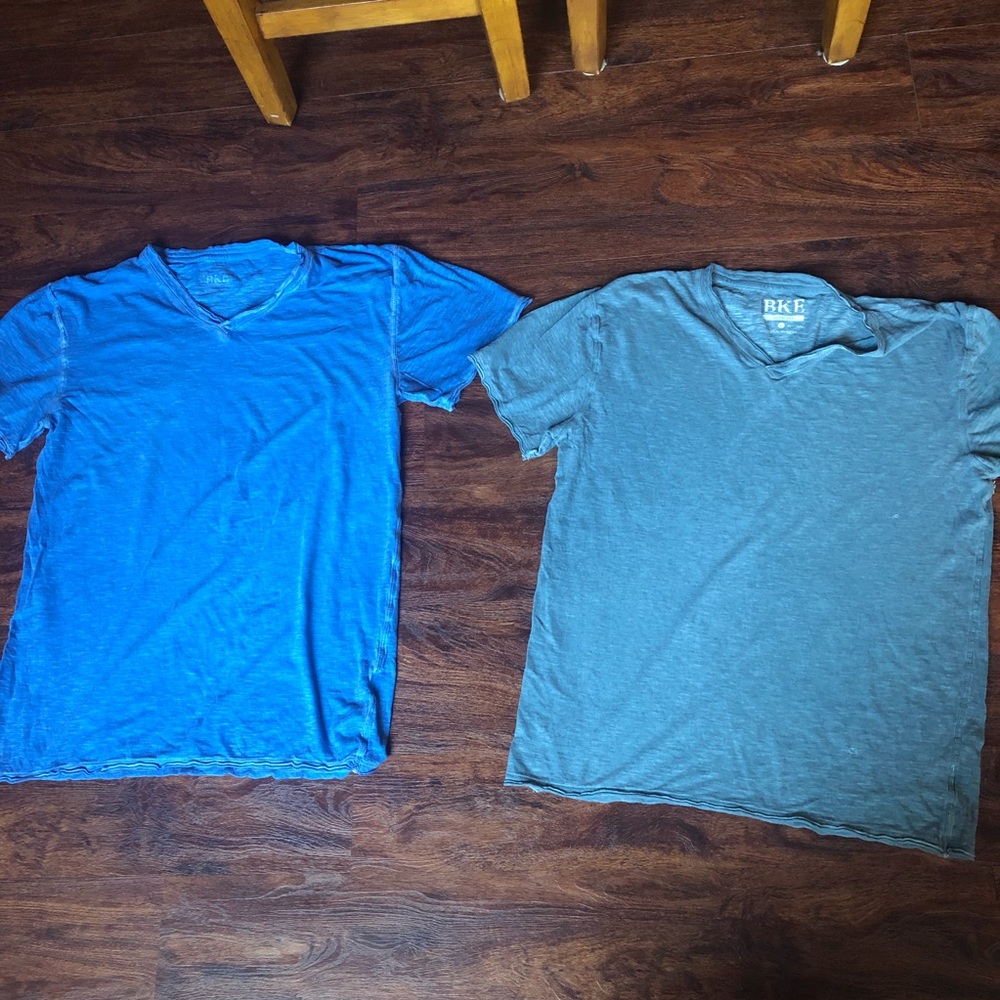XL and L BKE Buckle V neck men’s shirts